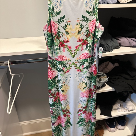 Dress - Picture 5 of 5